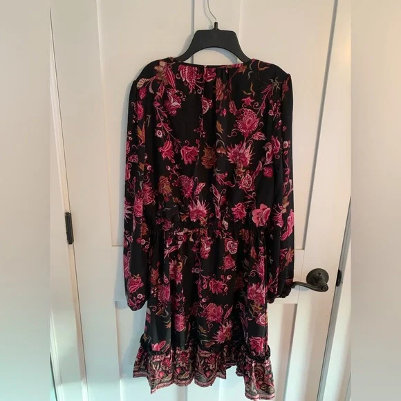 INC dress from Macy’s black and floral like new condition great for a night out - Picture 5 of 6